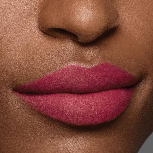make-com-batom-matte-rosa