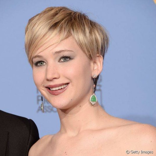 Batons neutros são os queridinhos da atriz Jennifer Lawrence