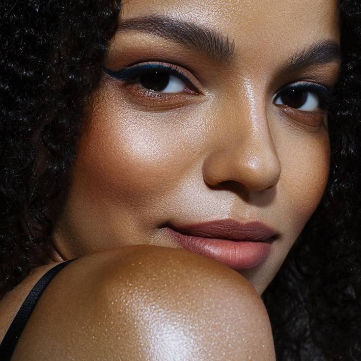 Maquiagem para pálpebra caída.