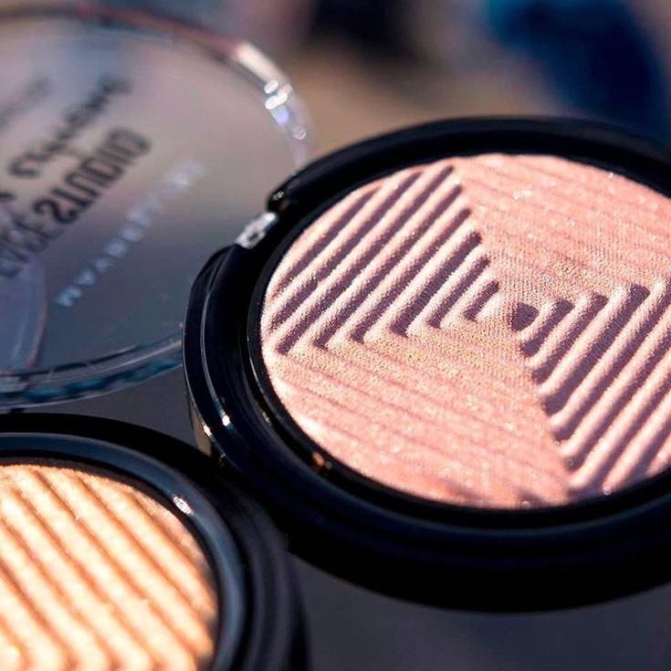 Conheça o iluminador da Maybelline NY, o Master Chrome