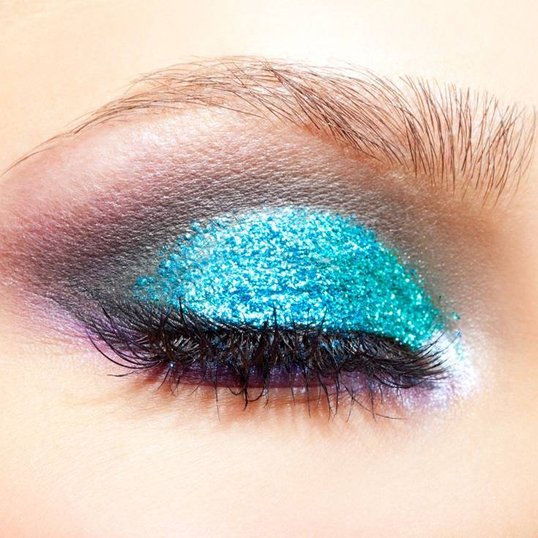Maquiagem com glitter Azul