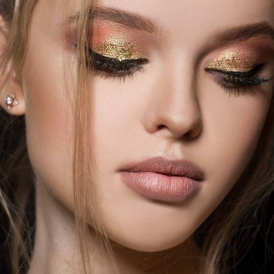 Maquiagem com glitter Dourado