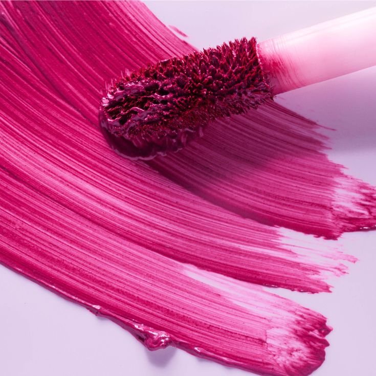Pincel de blush líquido rosa. 