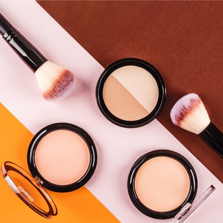 -/media/project/loreal/brand-sites/mny/americas/br/artigos/2025/tendencias/kit-de-maquiagem/pinceis-e-maquiagem-fundo-colorido.jpg?rev=c6ac1b0ad74d44a6b2a1111bdb129dd0