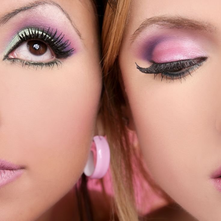 -/media/project/loreal/brand-sites/mny/americas/br/artigos/2026/tendencia/maquiagem-anos-2000/v2/maquiagem-olhos.jpg?rev=b00f8f948e5149888643ef52fc764964