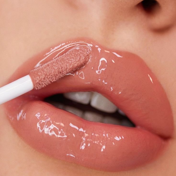 -/media/project/loreal/brand-sites/mny/americas/br/artigos/2026/labios/gloss/lip-gloss/lip-gloss-essencial.jpg?rev=fa4f0bb80712404d9d0cbeb82738582a