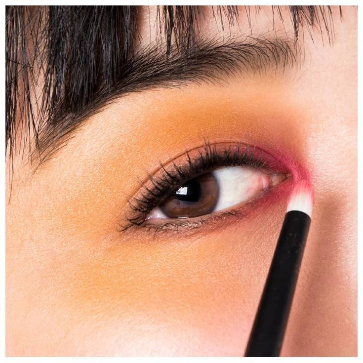 -/media/project/loreal/brand-sites/mny/americas/br/artigos/2024/olhos/sombra/olho-esfumado/olho-esfumado-colorido.jpg?rev=71535d8caeac4e348e0401724e2bd5af